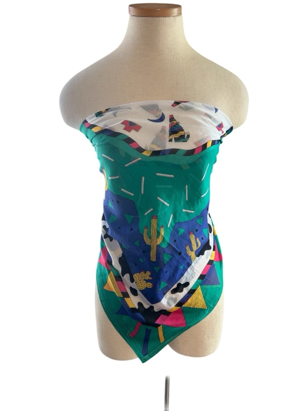 Vintage 1989 Ginnie Johansen
Scarf Colorful Southwestern
Bandana 35" - Picture 8 of 8